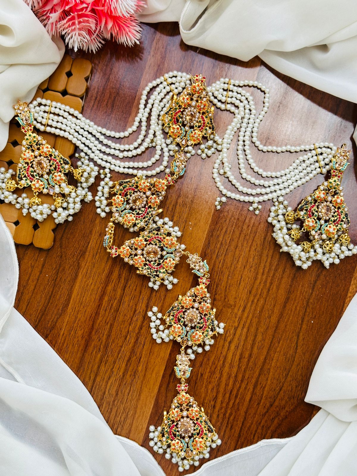Zircon paranda with Sahara
