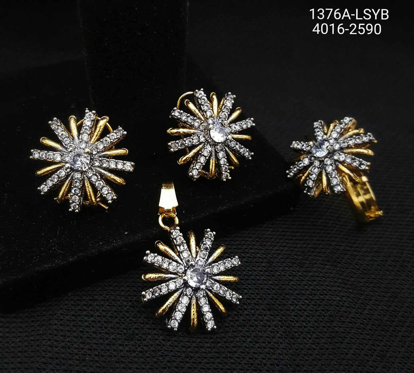 Diamond imitation pendant sets