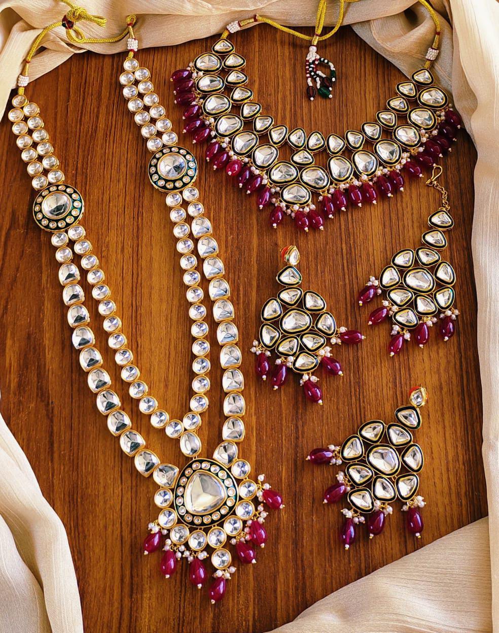 Indian dabbi Kundan Mala set