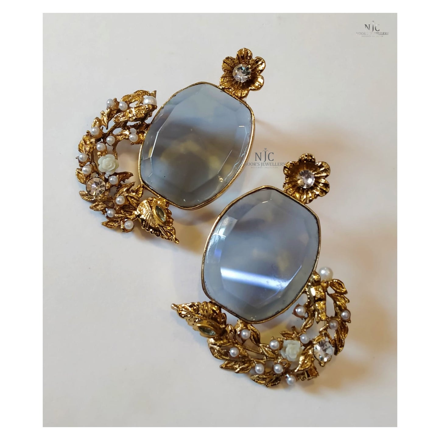 Earrings studs