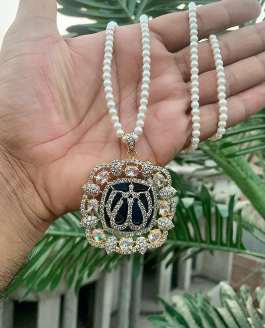 *Goldplated calligraphic pendant with mala*