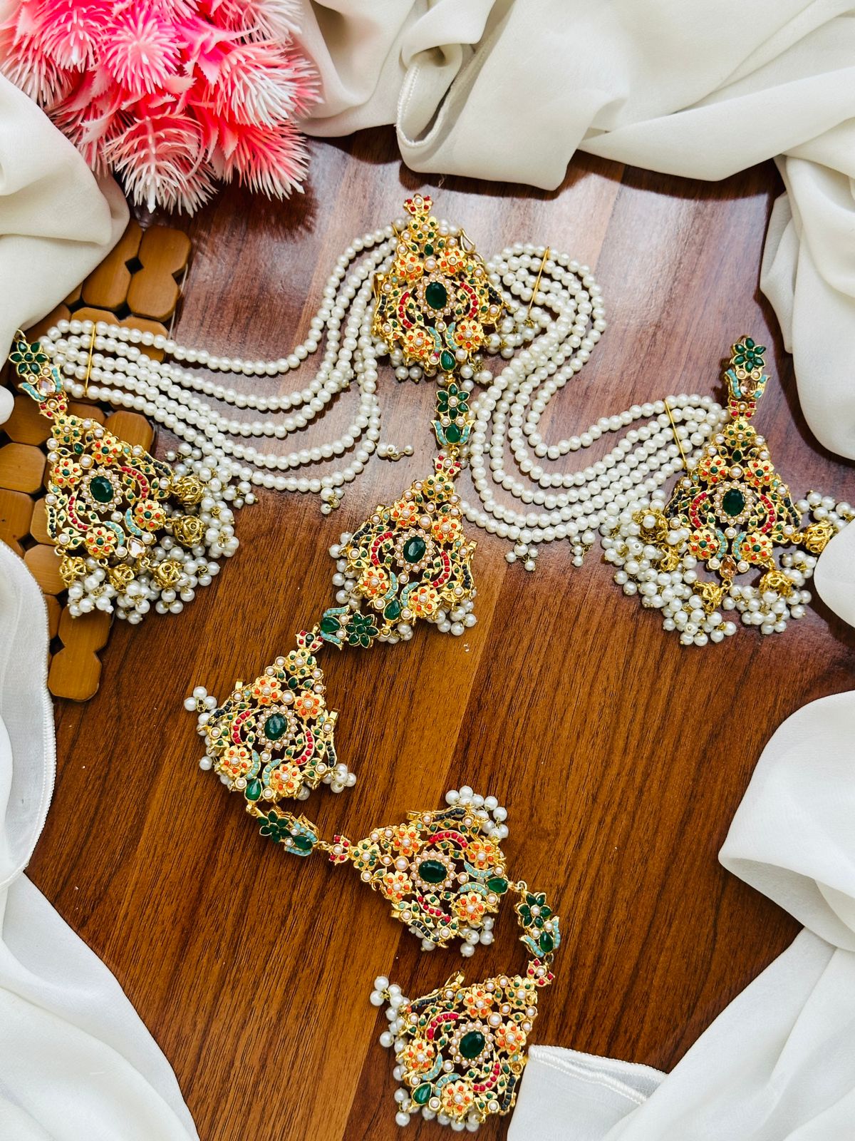 Zircon paranda with Sahara