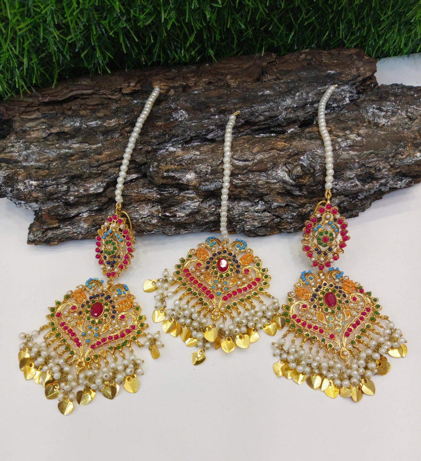 Earrings with tikka