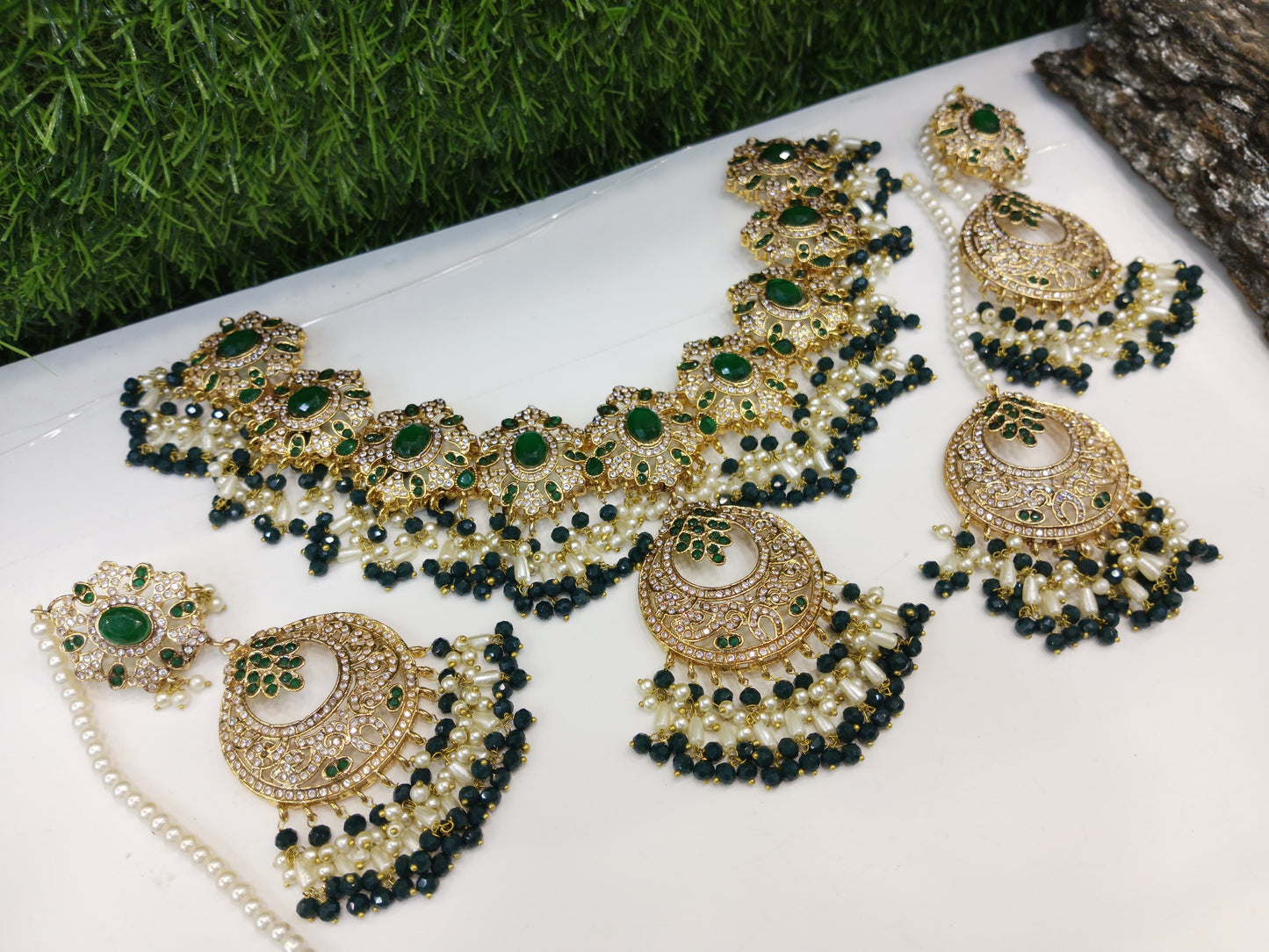 Necklace set with long earrings and tikka