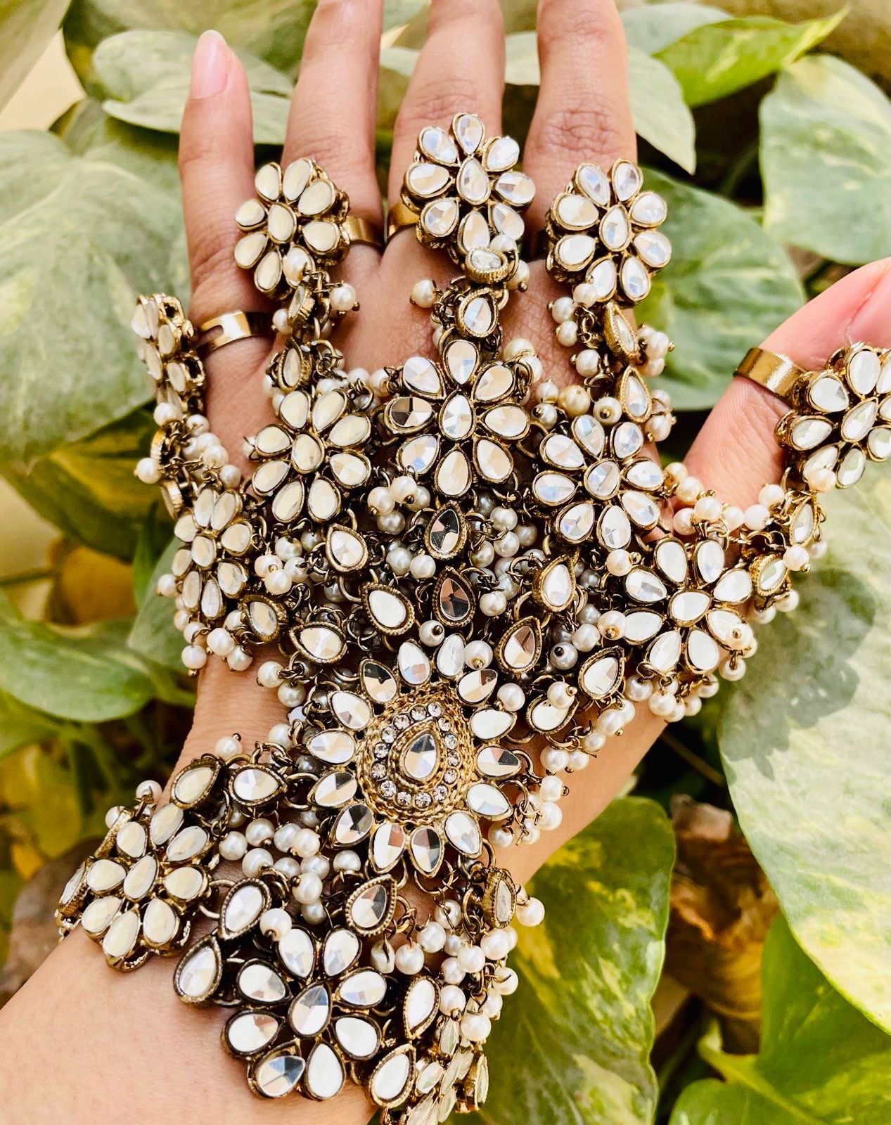 Kundan punjangla pair price 6500, single 3300