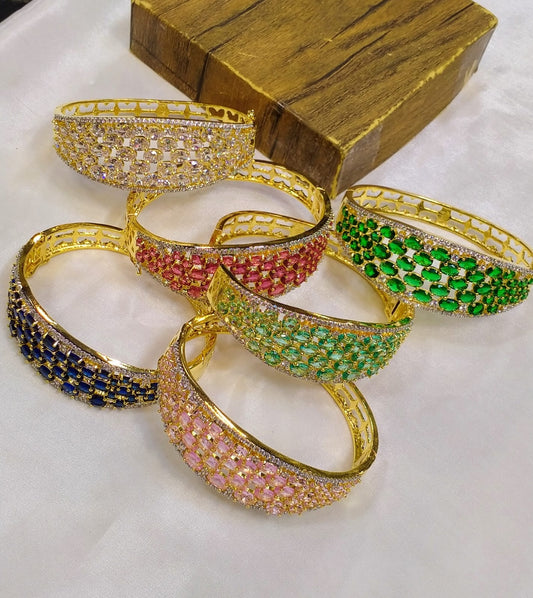 Openable bracelet