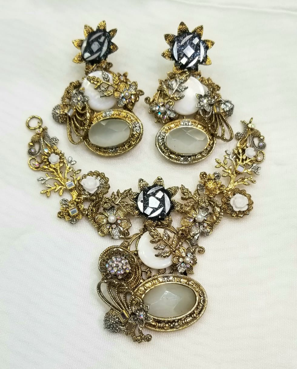 Egyptian necklace set