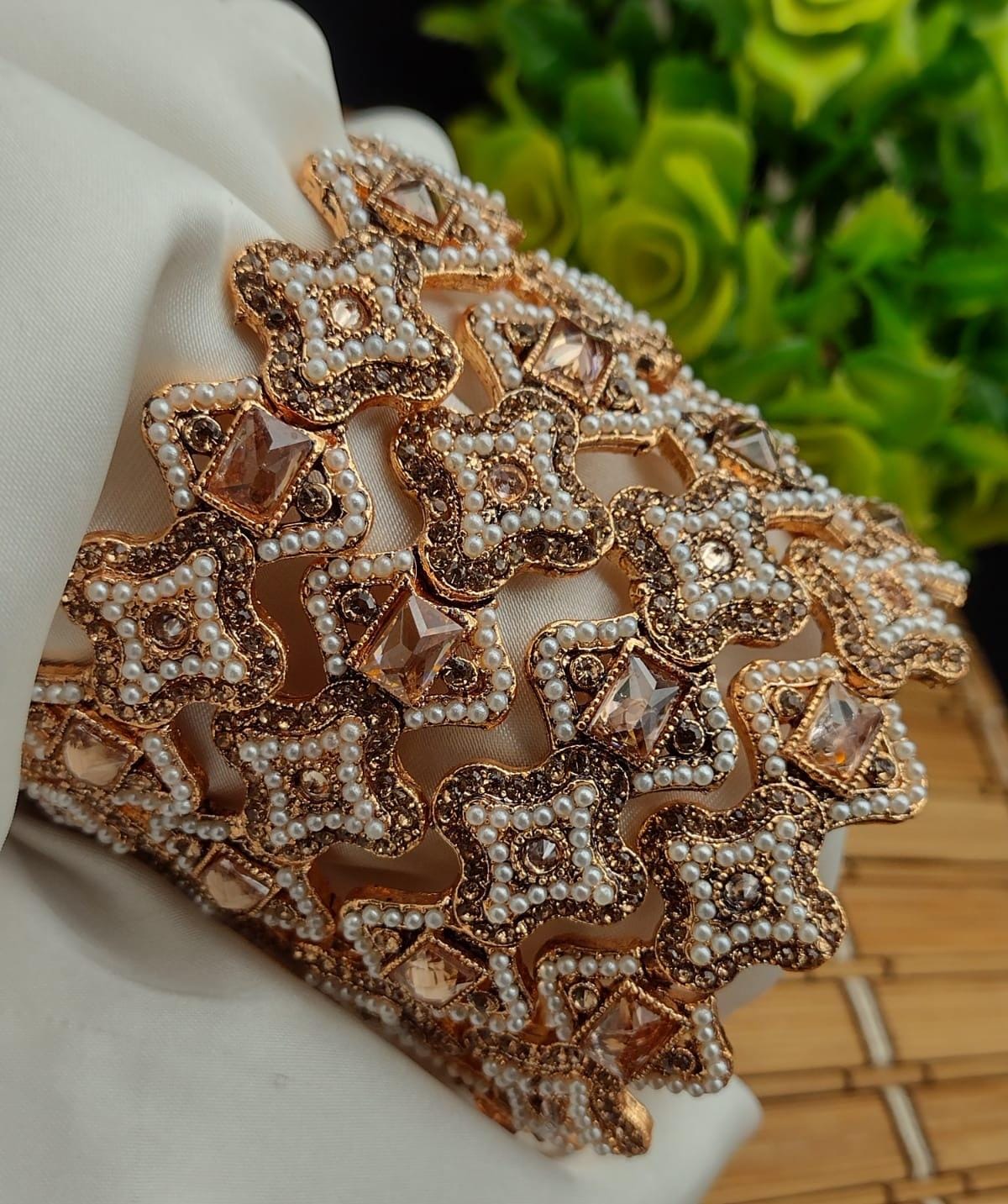 Four pieces bangle set