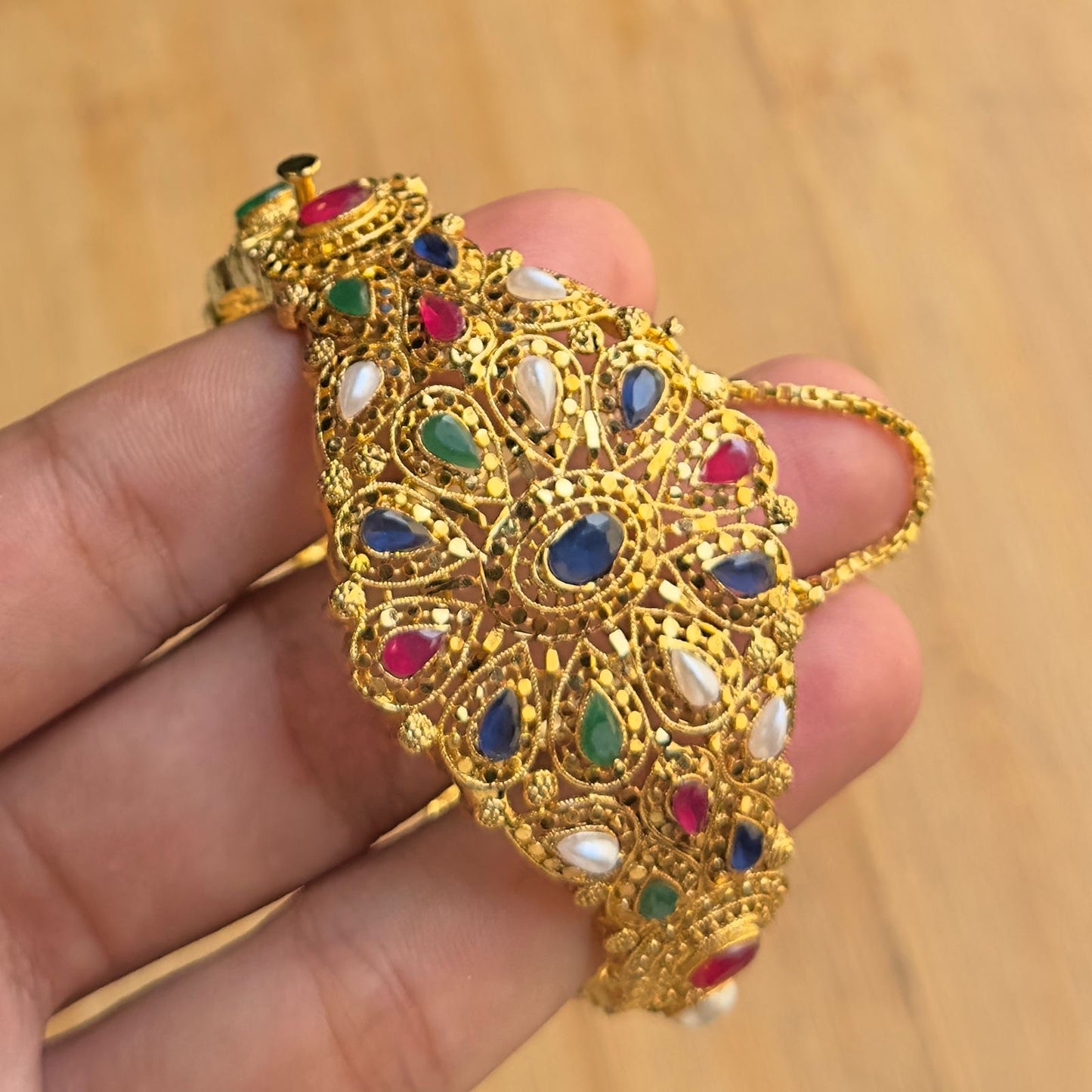 *Goldpolished Openable Bangles*