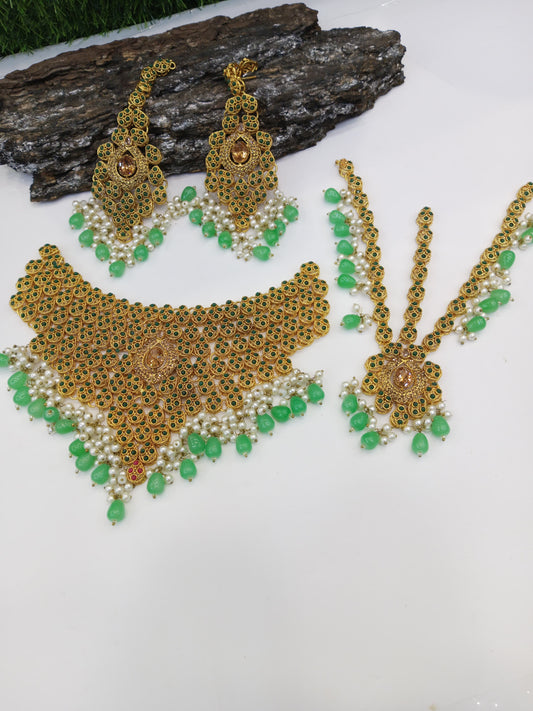 Necklace sets with maathapatiii and long earrings