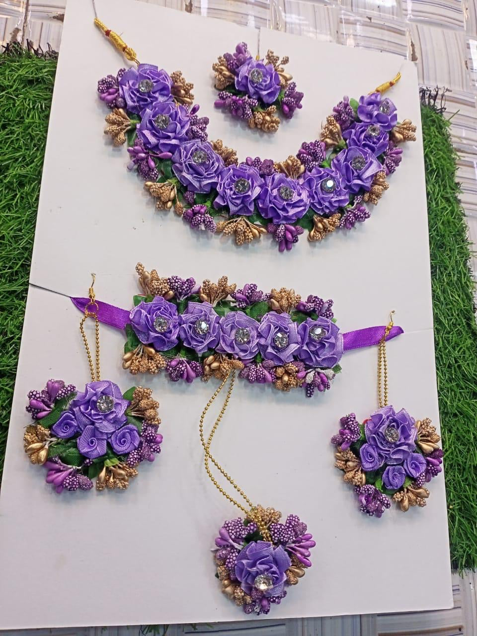*Flower Necklace Mehndi Sets*