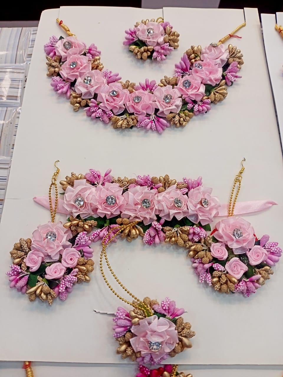 *Flower Necklace Mehndi Sets*