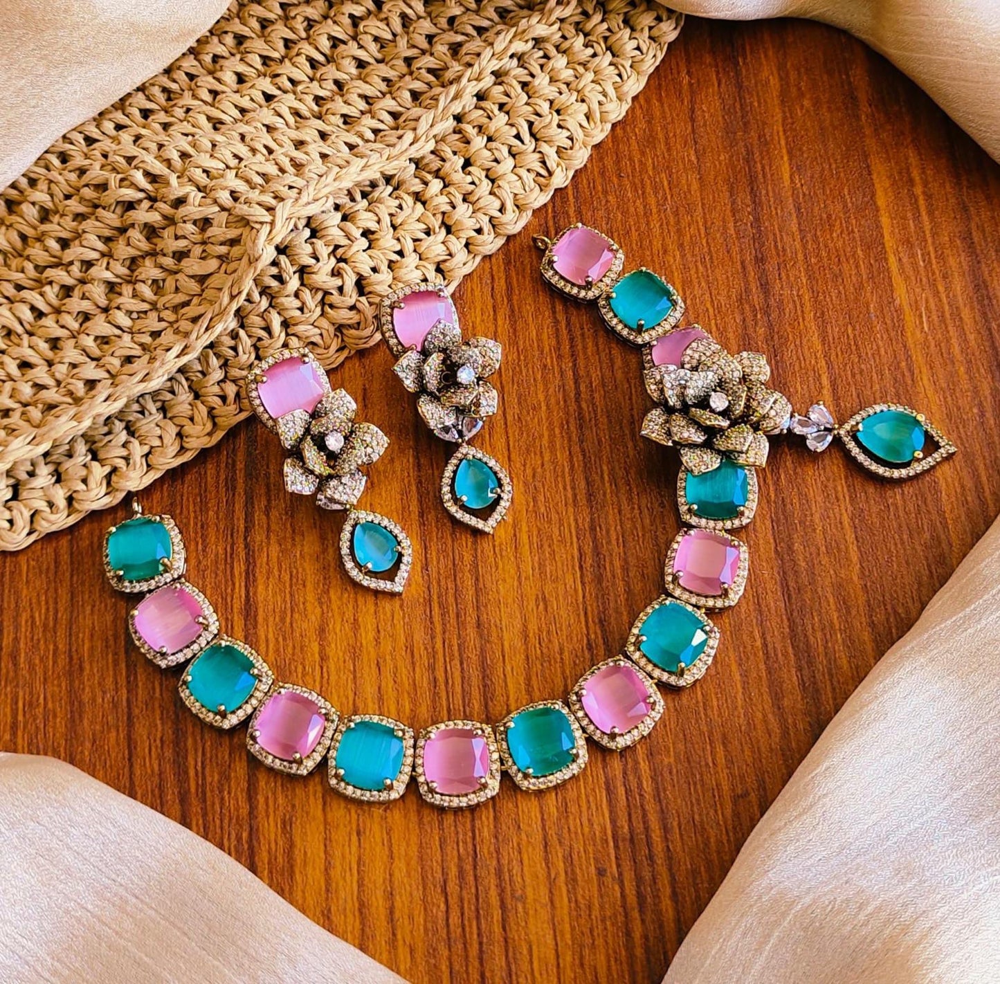 AD necklace set antique polish