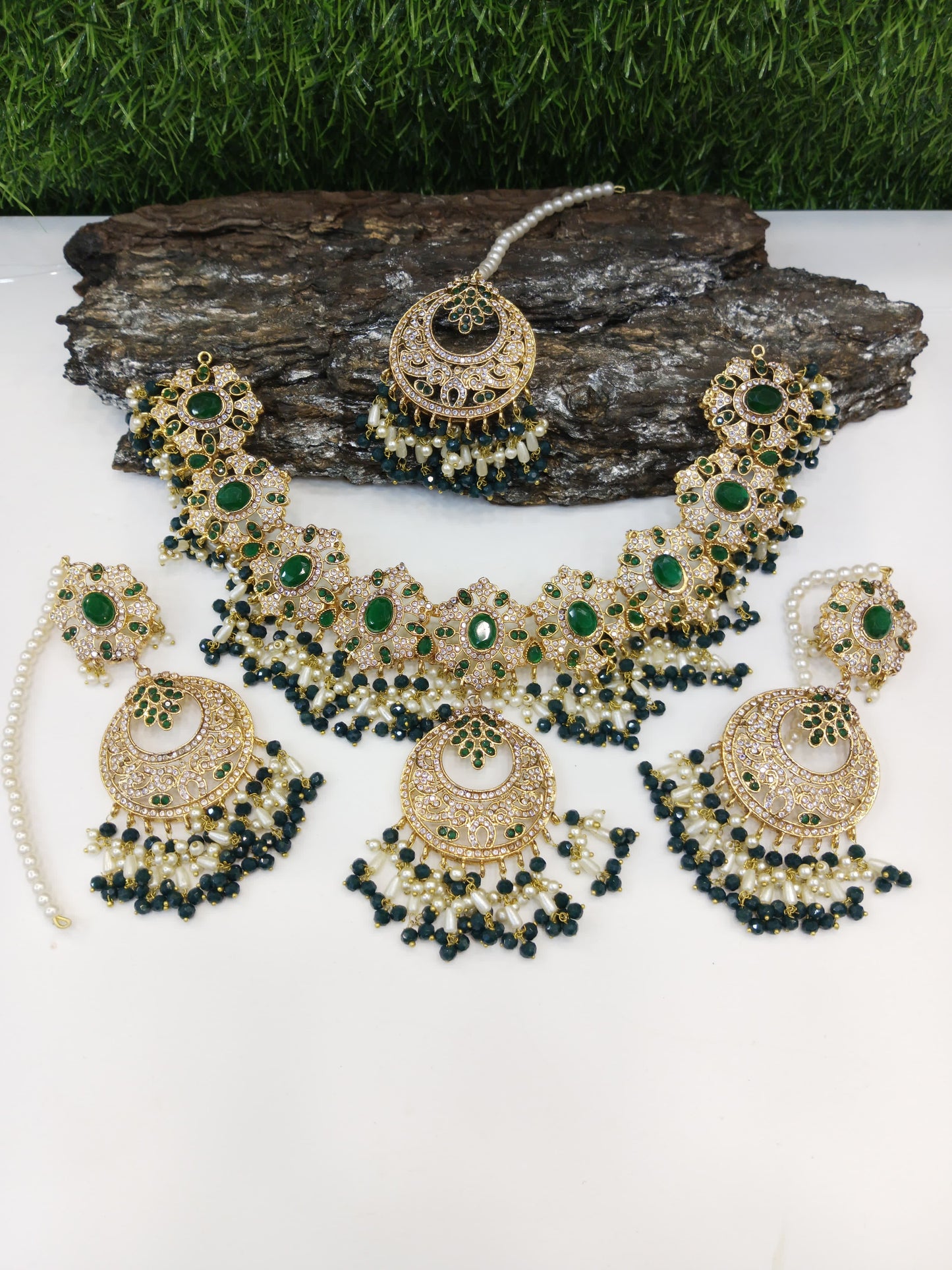 Necklace set with long earrings and tikka