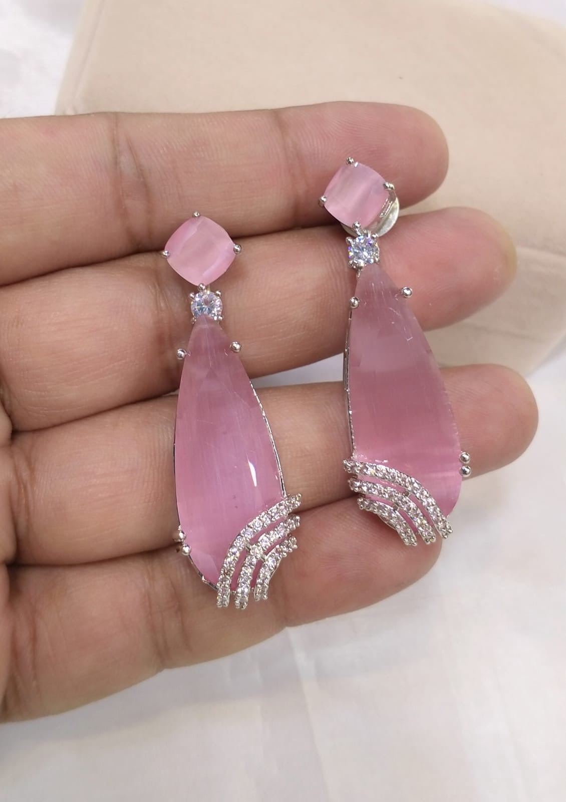 Zircon danglers