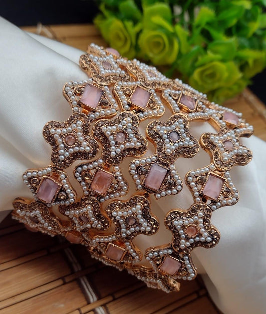 Four pieces bangle set