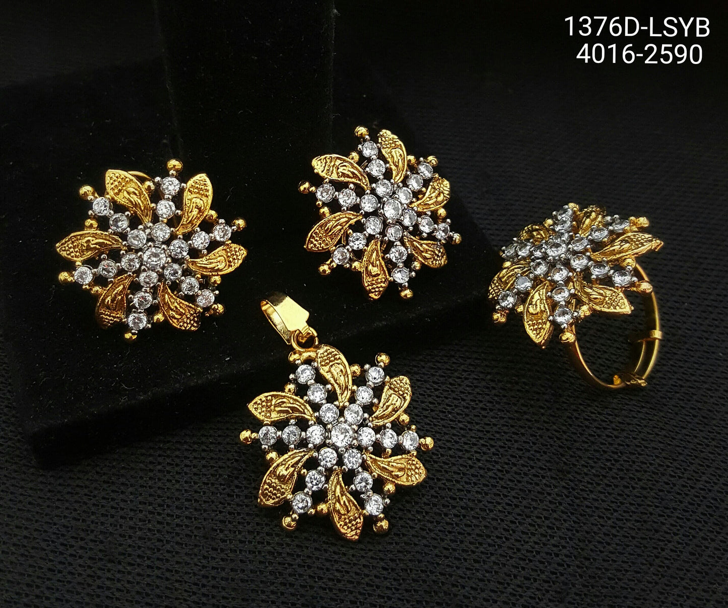 Diamond imitation pendant sets