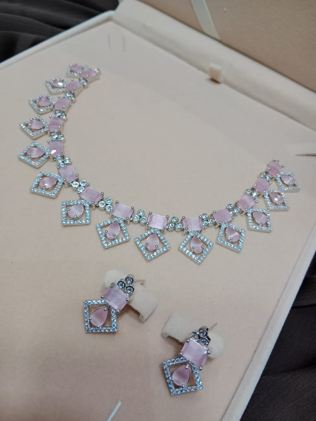 Zircon necklace set