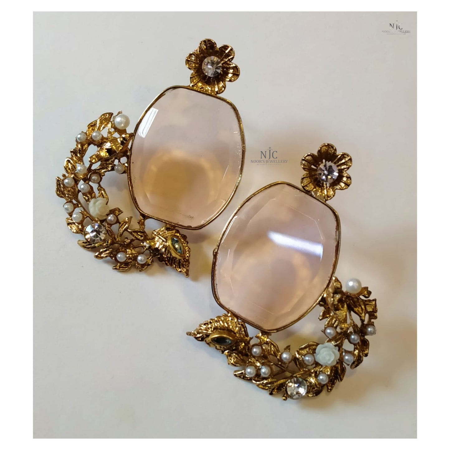 Earrings studs