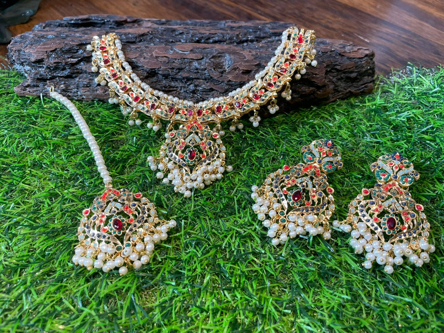 Hyderabadiii noratan necklace set
Limited stock