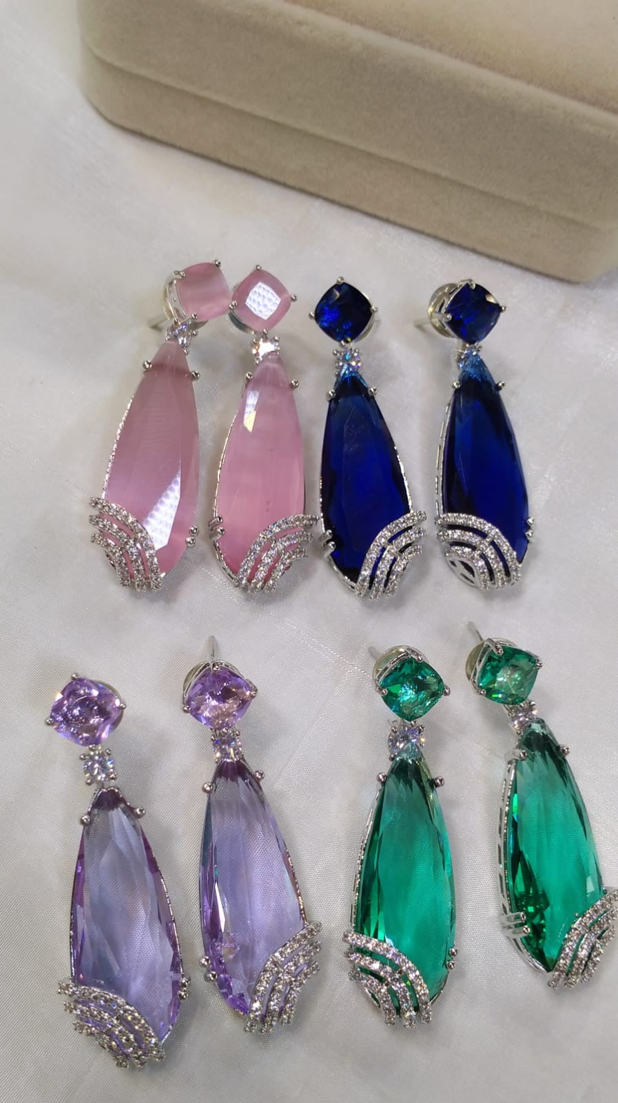 Zircon danglers