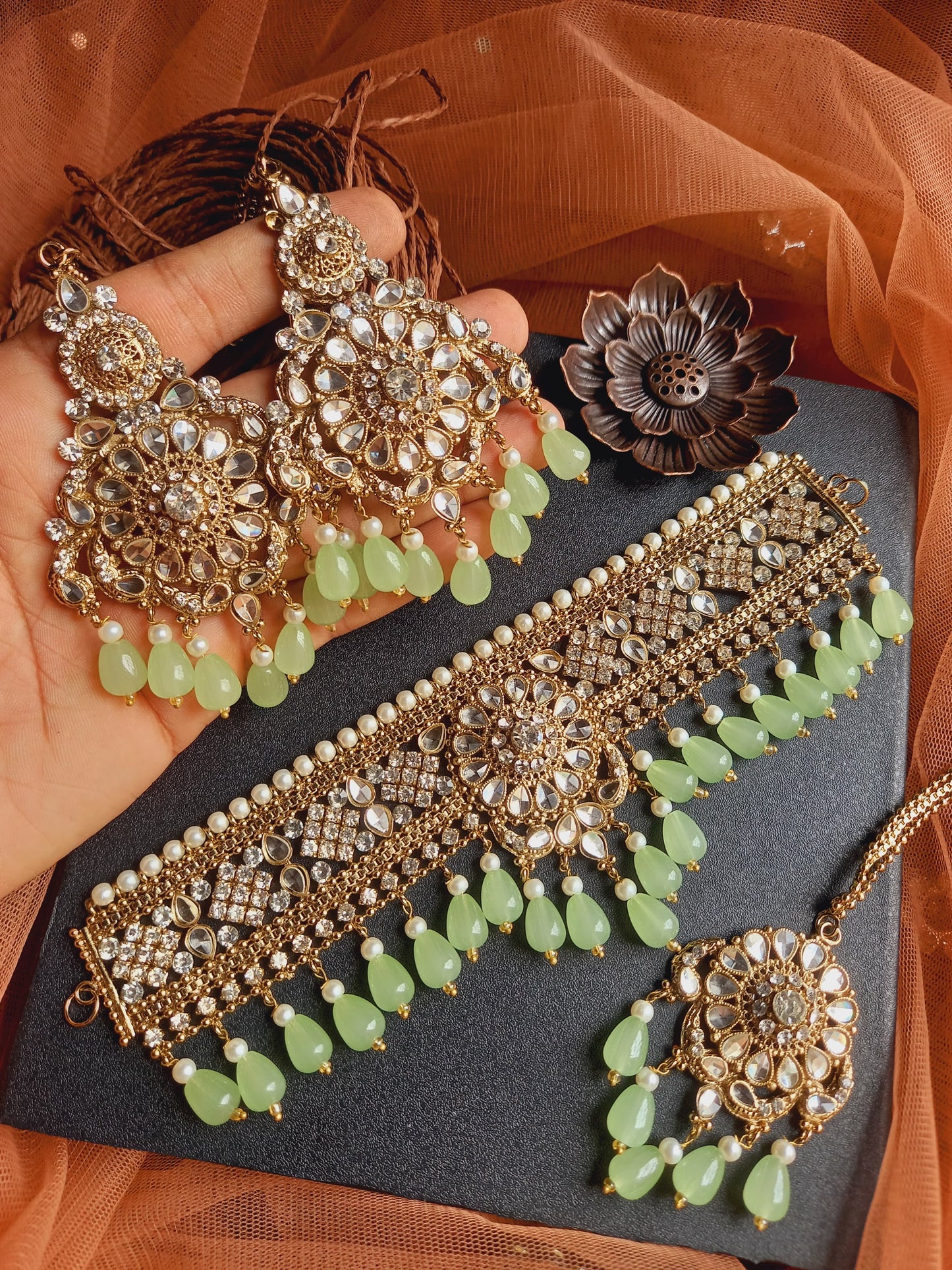 Kundan choker set
