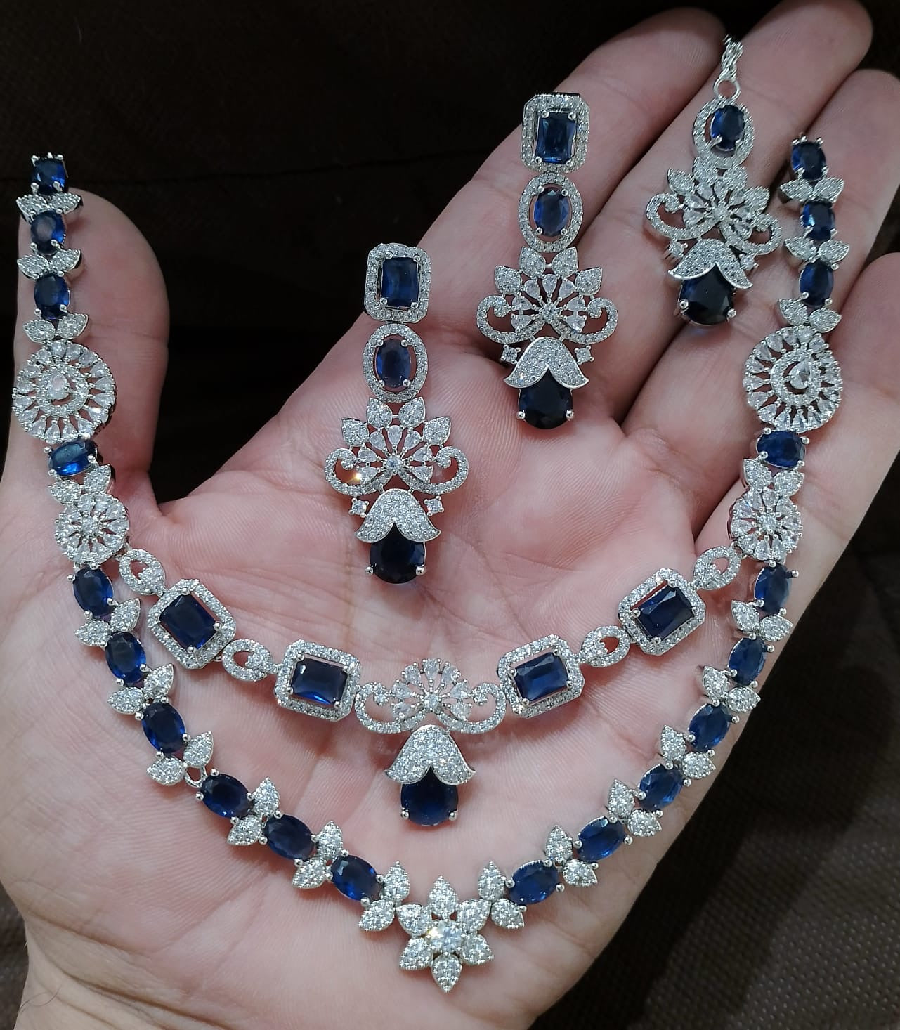 Zircon multi layered set