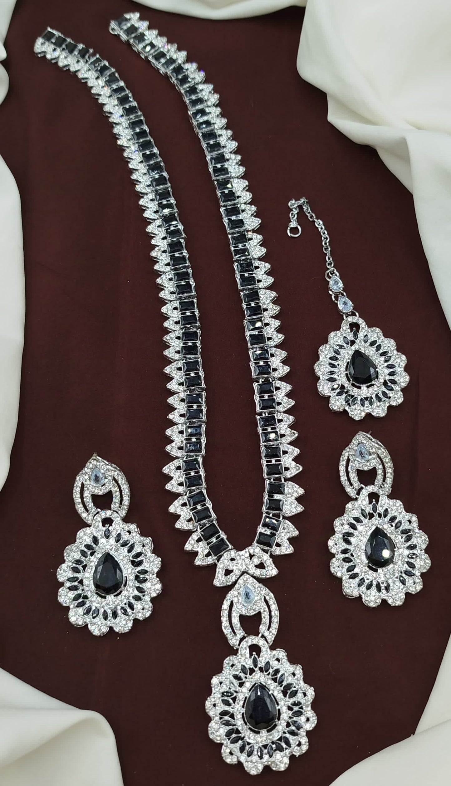 Long Mala set with tikka