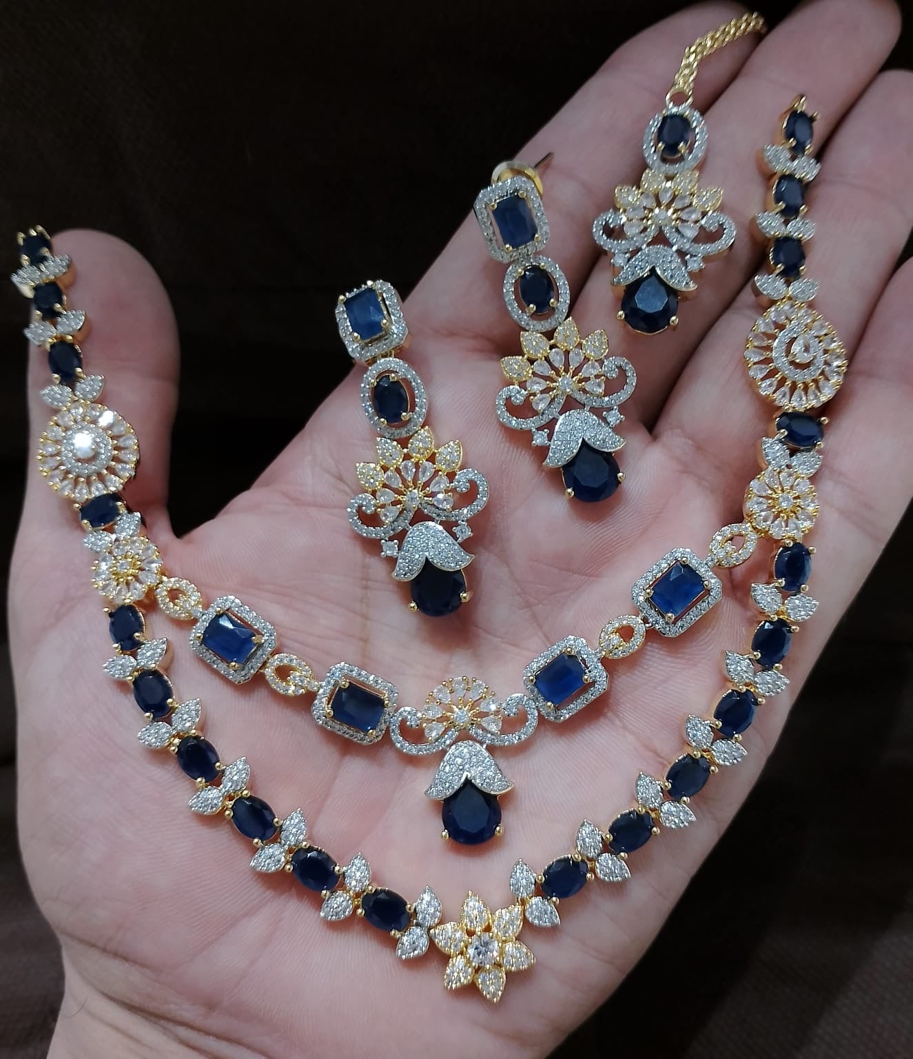 Zircon multi layered set