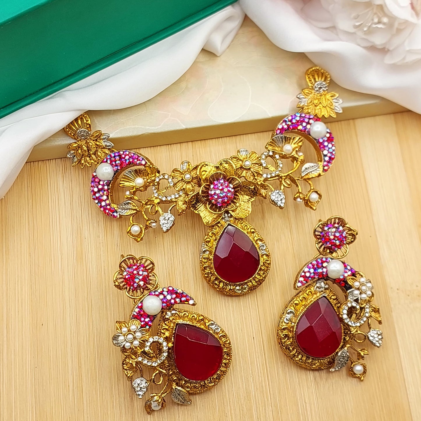 Turkish necklace set