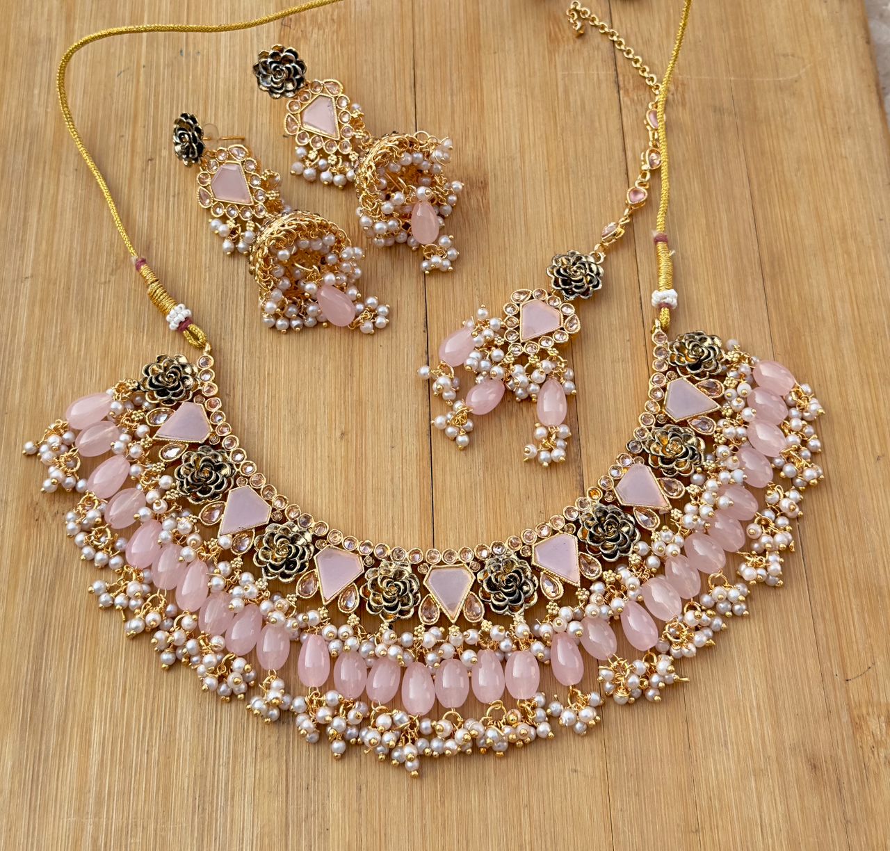 Flower necklace set