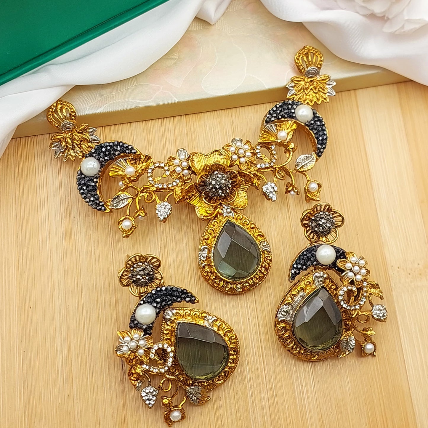 Turkish necklace set