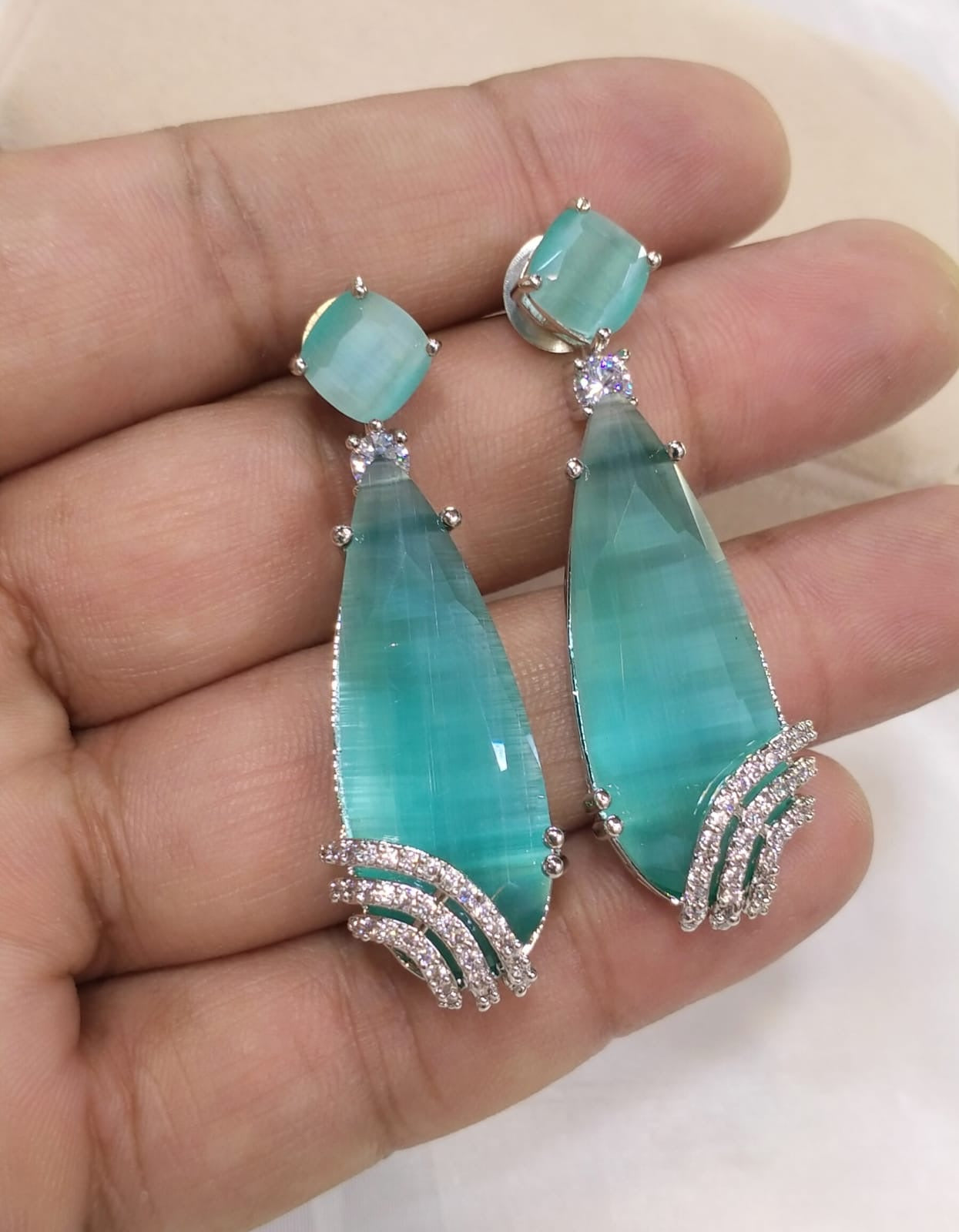 Zircon danglers