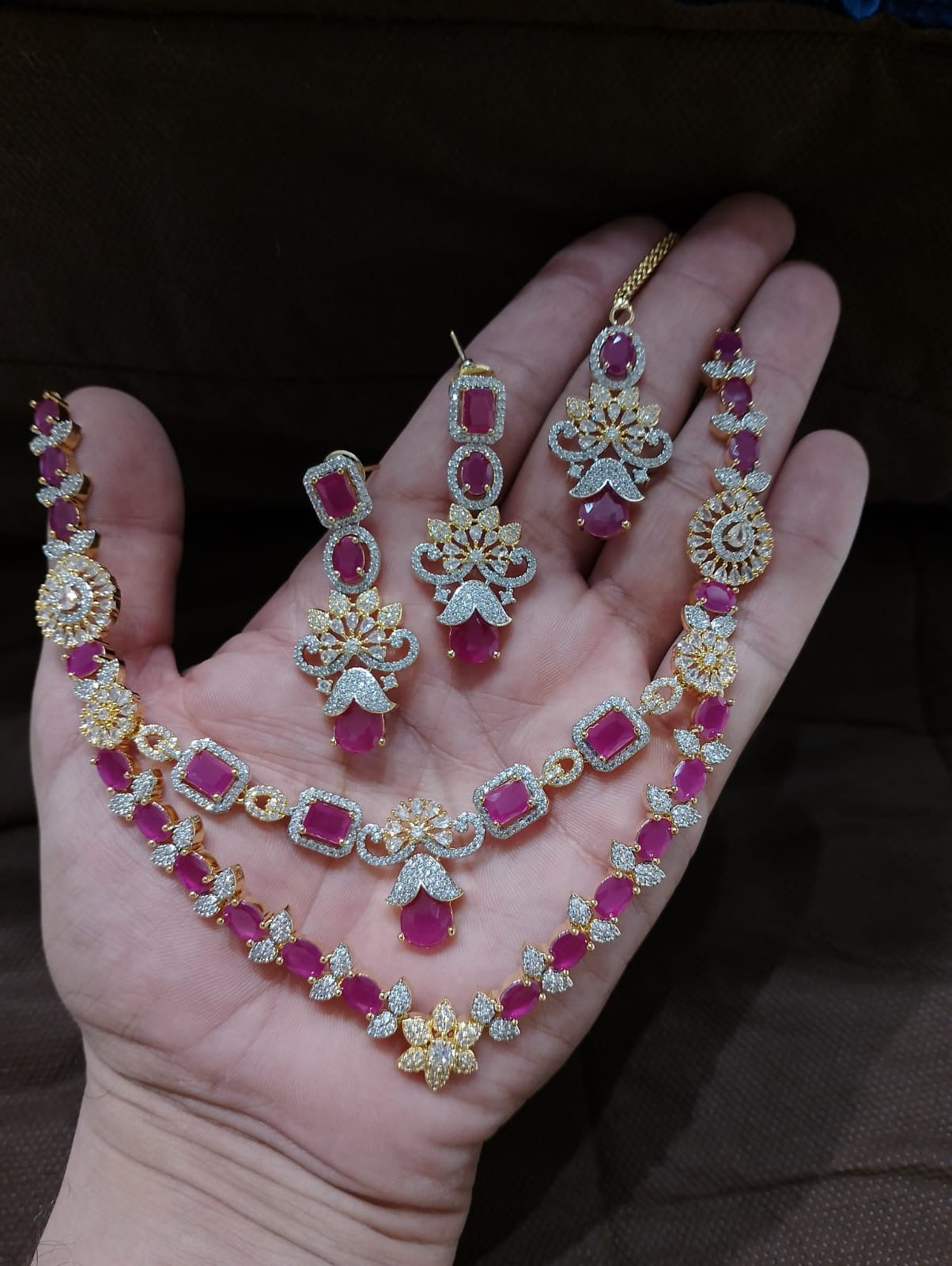 Zircon multi layered set