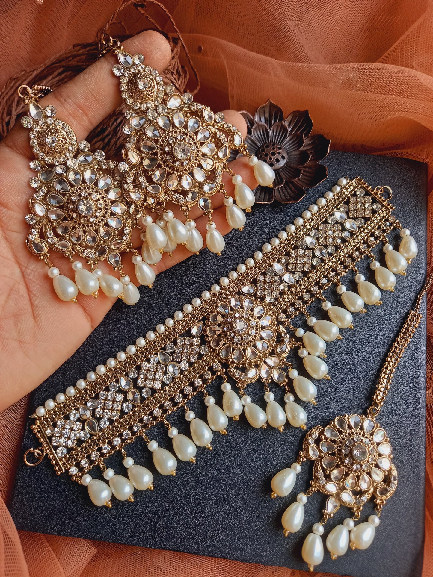 Kundan choker set