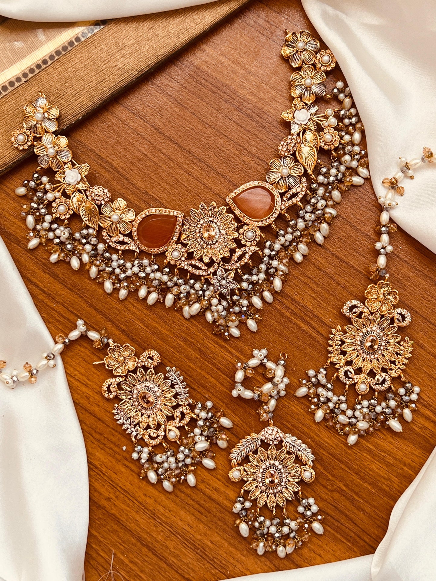 Nauratan bridal set