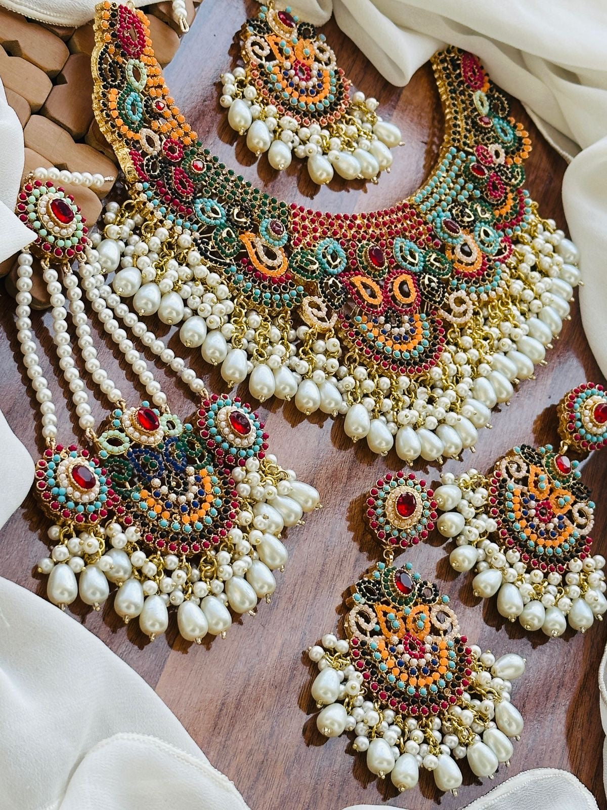 Casting Noratan Bridal set
