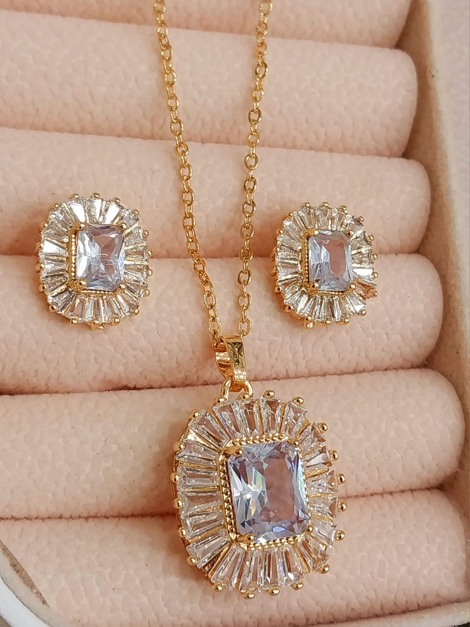 *Kit/Pendant set*