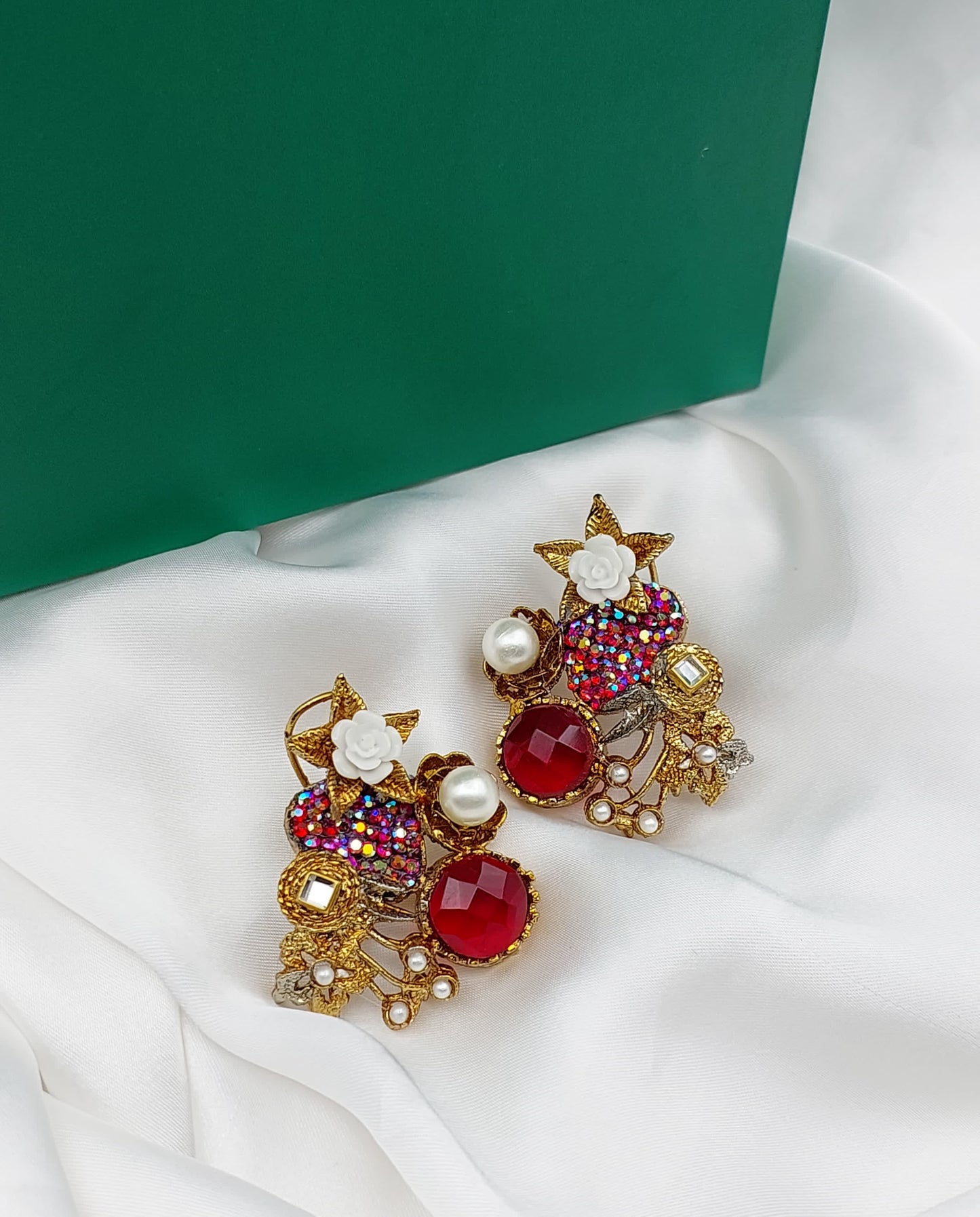 Studs/earrings