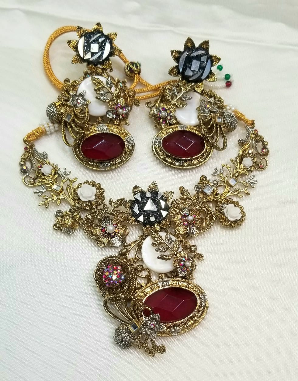 Egyptian necklace set