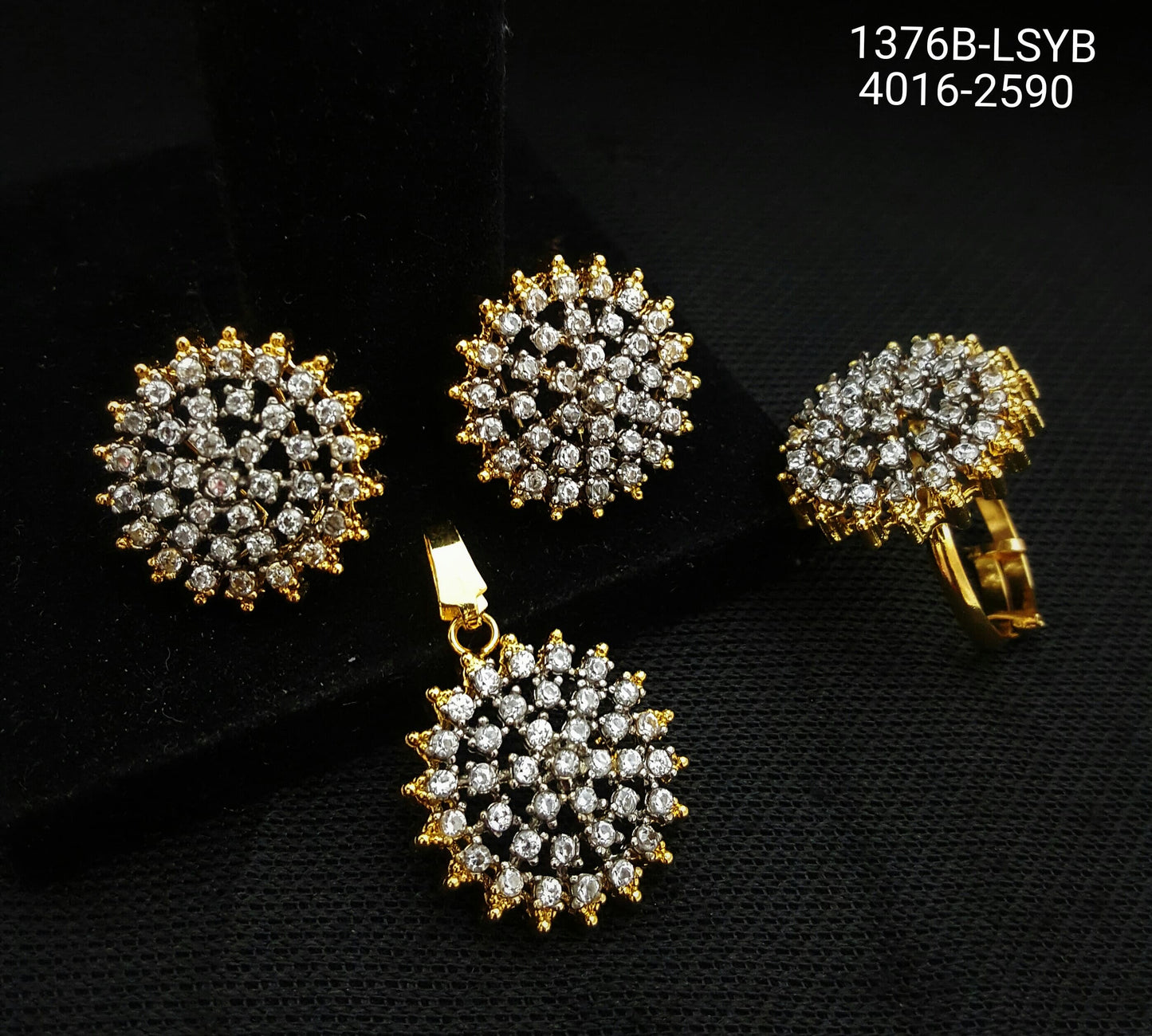 Diamond imitation pendant sets