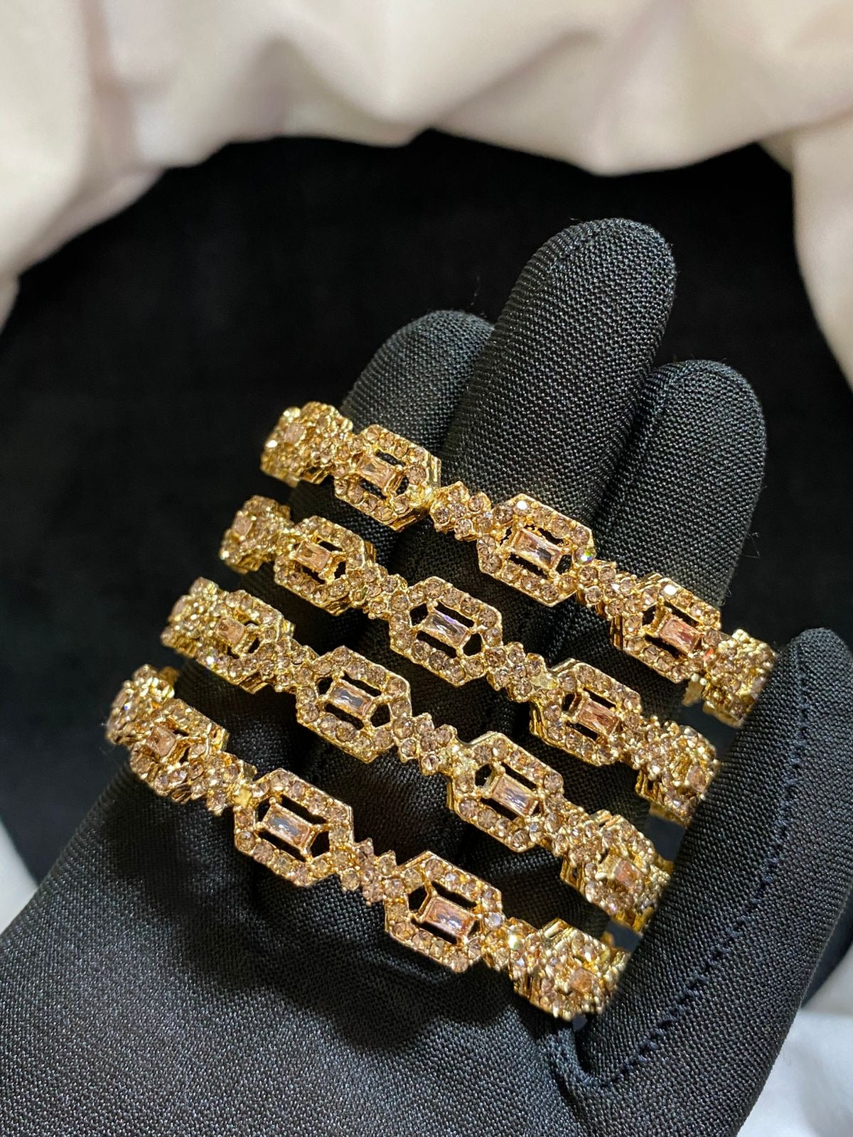 Zarcon 4 PCs bangle set