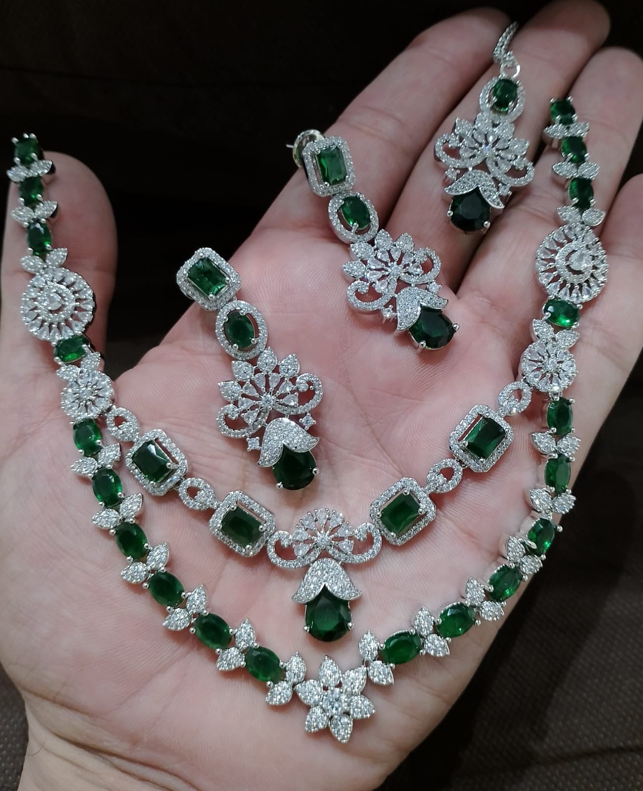 Zircon multi layered set