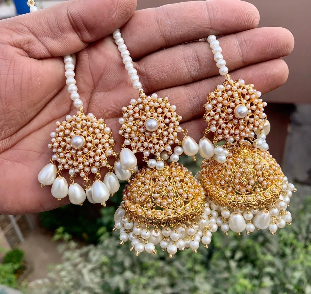 *Jhumkas Tikka Set*
