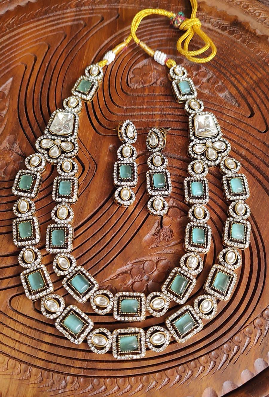 Double layered necklace set
