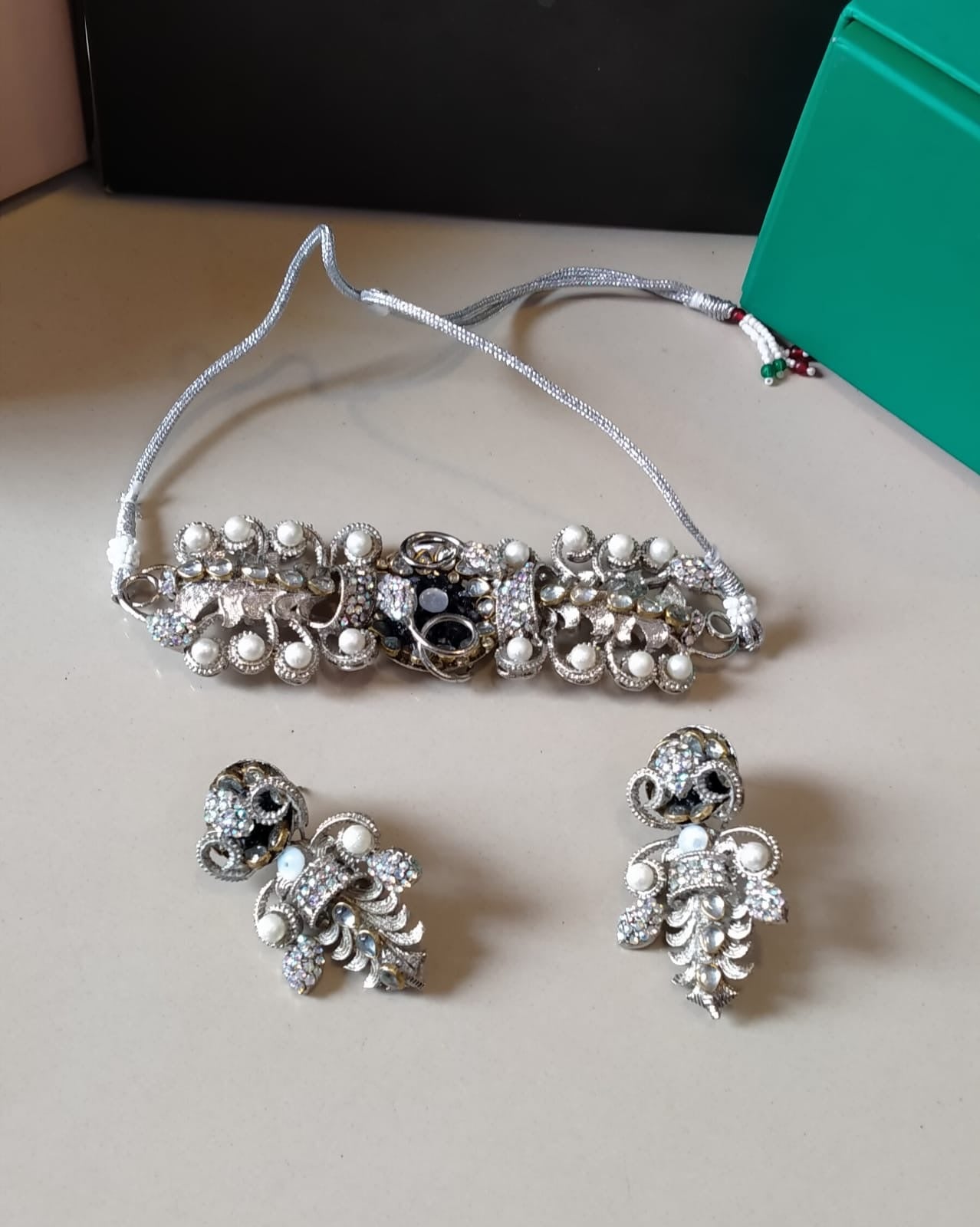 *Handmade turkish with crush stone choker set*