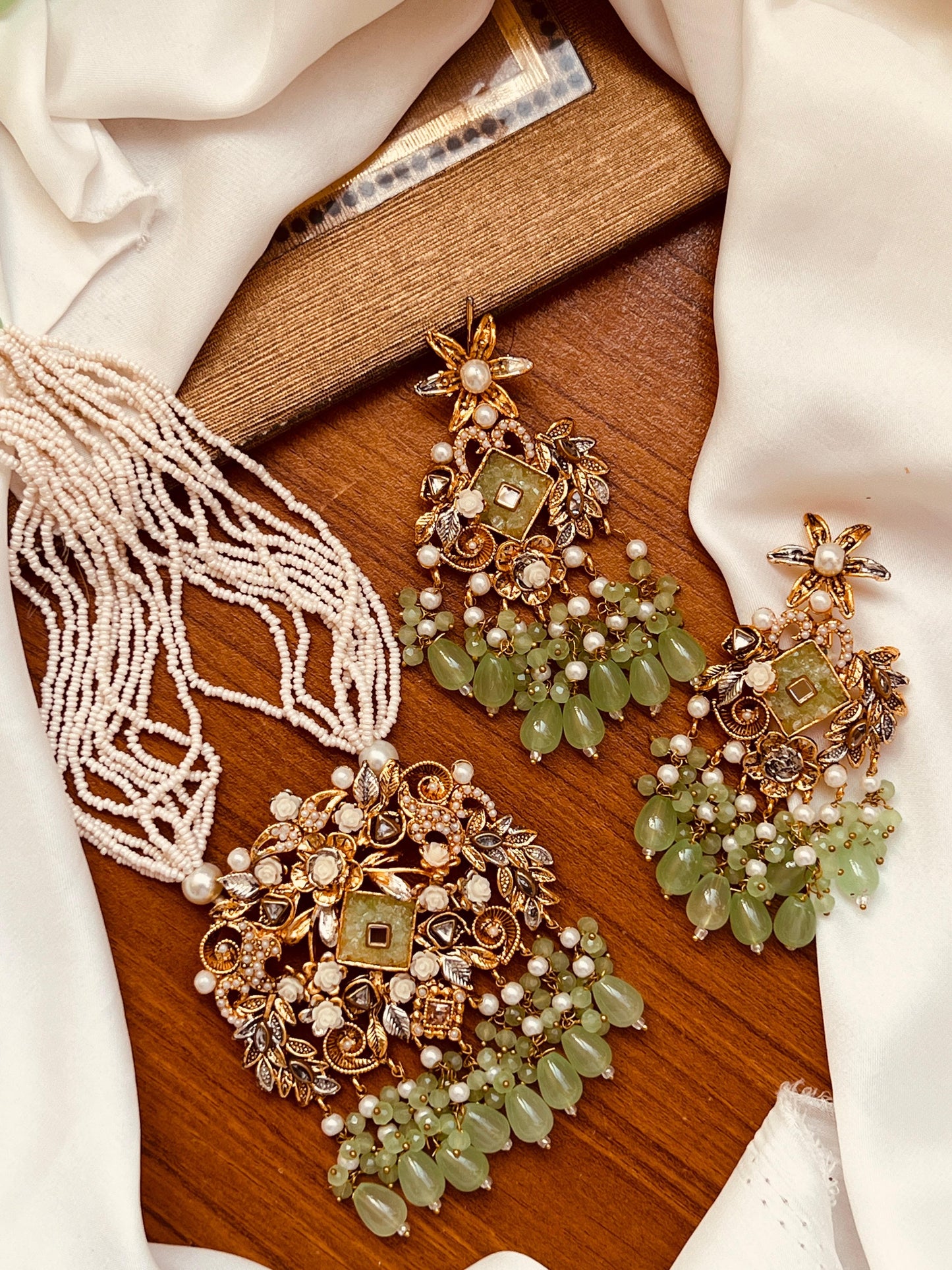 beautiful Elegant crush mala Earing
fine quality