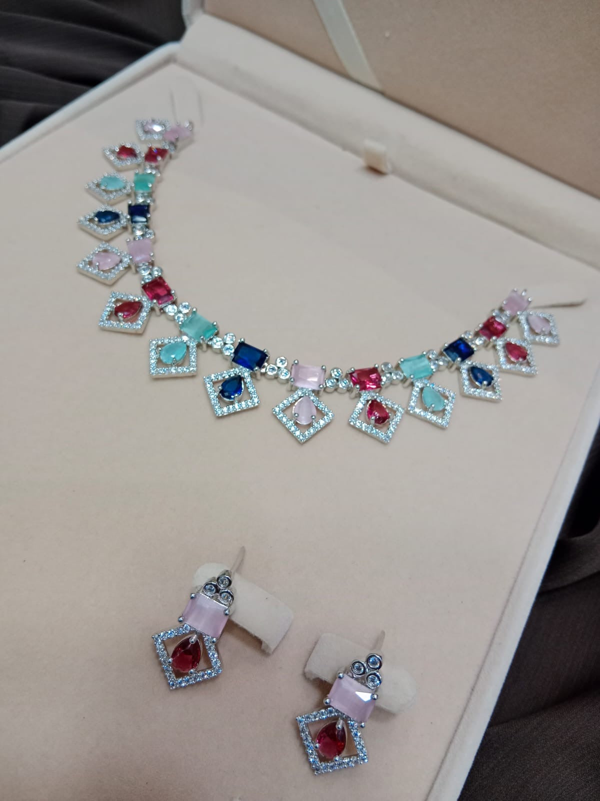 Zircon necklace set