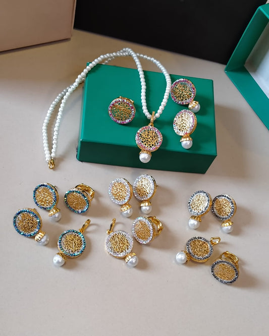 Calligraphy pendant sets