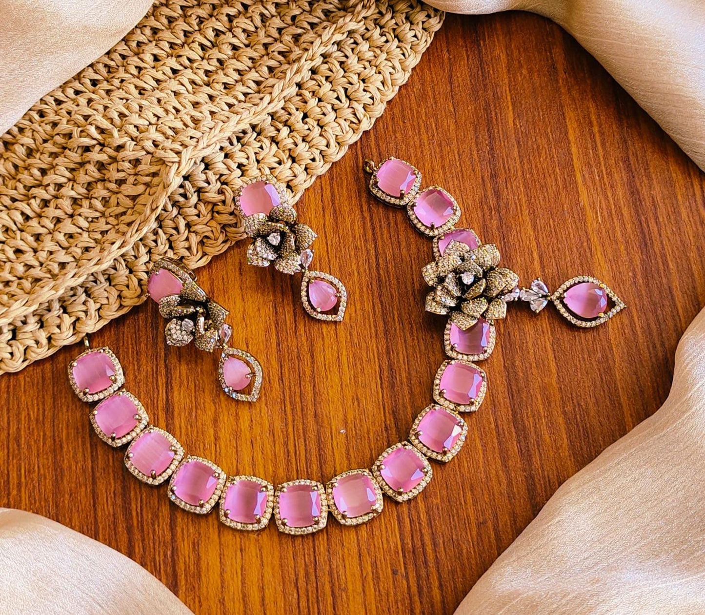 AD necklace set antique polish